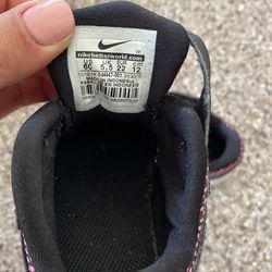 Size 6 Nike Toddler Shoe 