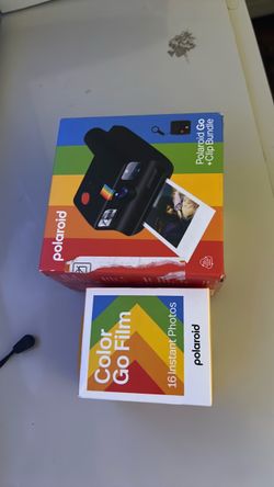 Polaroid Go + Clip Bundle with Color Go Film