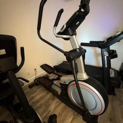 NordicTrack E 9.5i Elliptical