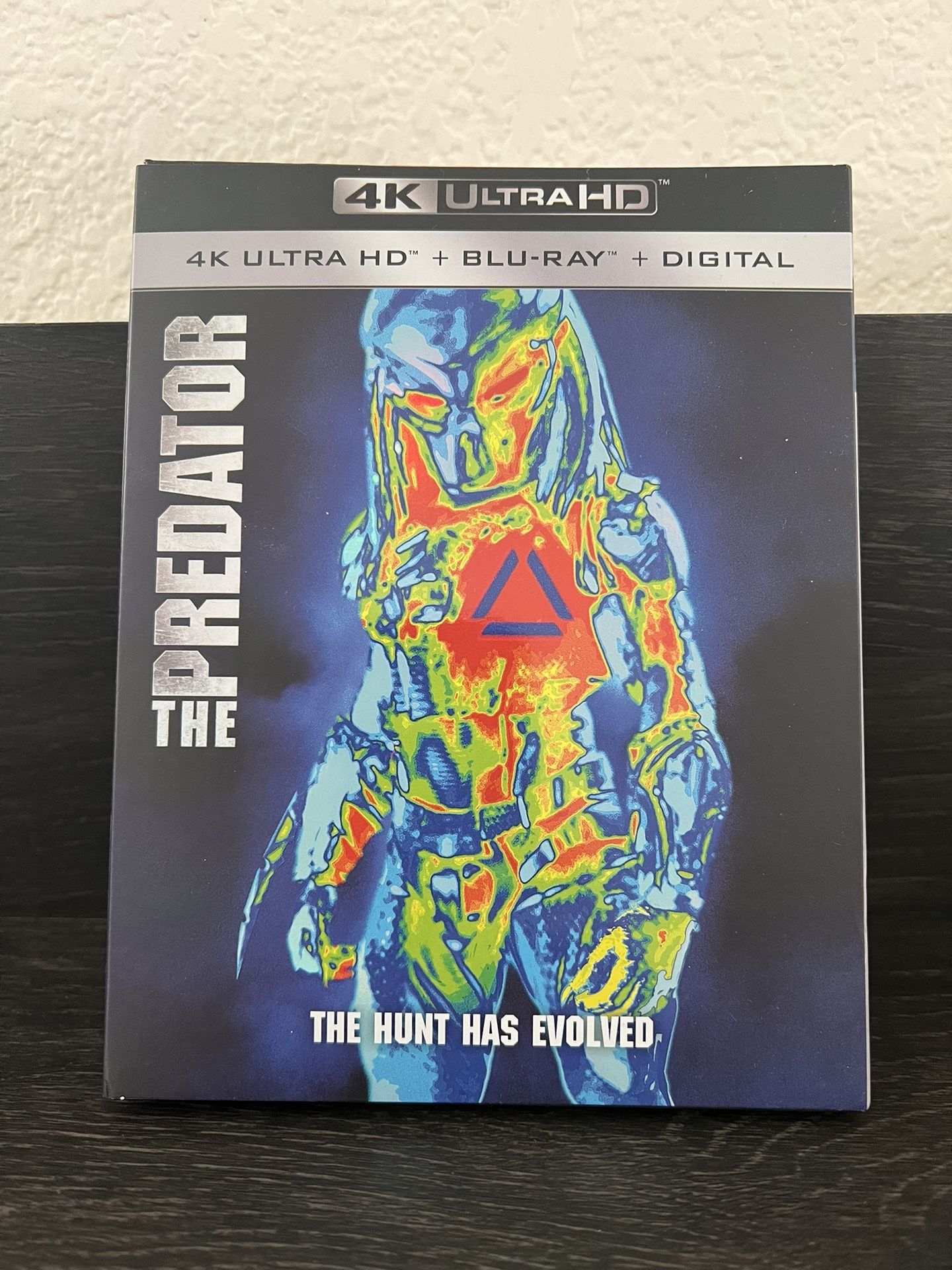 The Predator 4K + Blu-Ray Target Exclusive Art Book