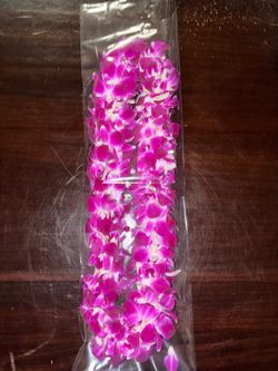 Flower leis