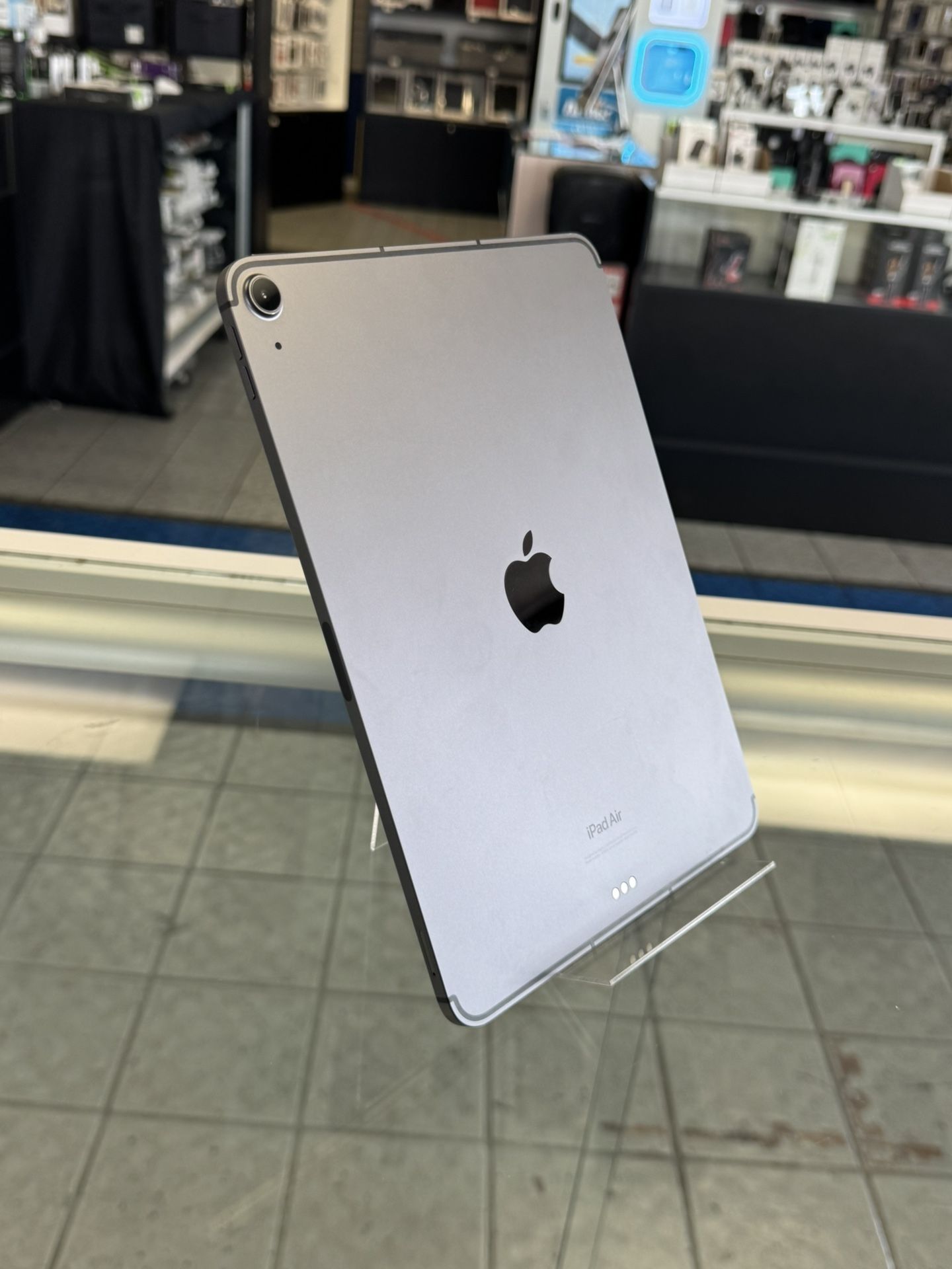 iPad Air 5 64GB WiFi & LTE