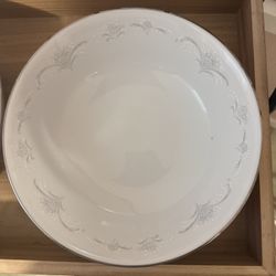 Round Serving Bowl 8 3/4 