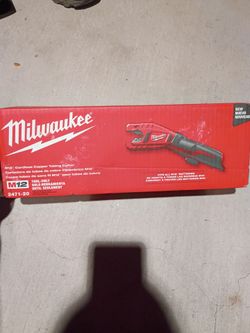 Milwaukee M12 Cordless Copper Tubing Cutter
