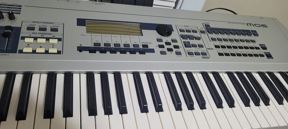 Yamaha MO6 Keyboard Synthesizer