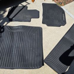 2018-2024 CHEVY EQUINOX Oem Rubber Mats