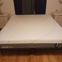 King size Temperpedic medium mattress