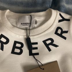 Burberry Sweater For Young girl 110 Cm