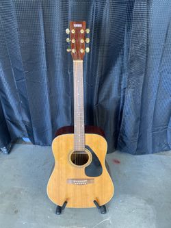 Yamaha SCF08 Acoustic Guitar – Great Beginner Guitar – $140