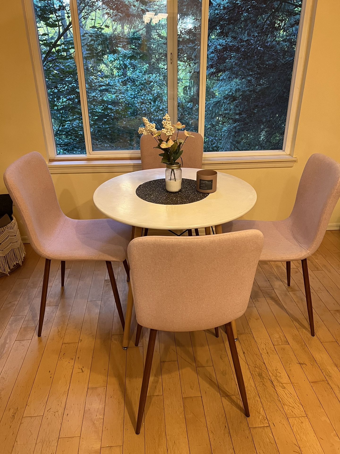 Pink Blush Modern Dining Table Set for Sale in Kirkland, WA OfferUp