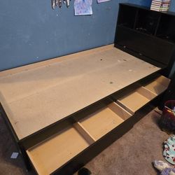Twin Size Captians Bed With Drawers And Headboard 