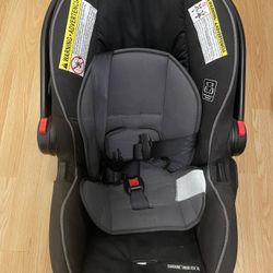 Graco Snugride Snuglock 35 Carseat with base