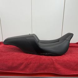 Kraus Saddlemen Seat For Harley Davidson 
