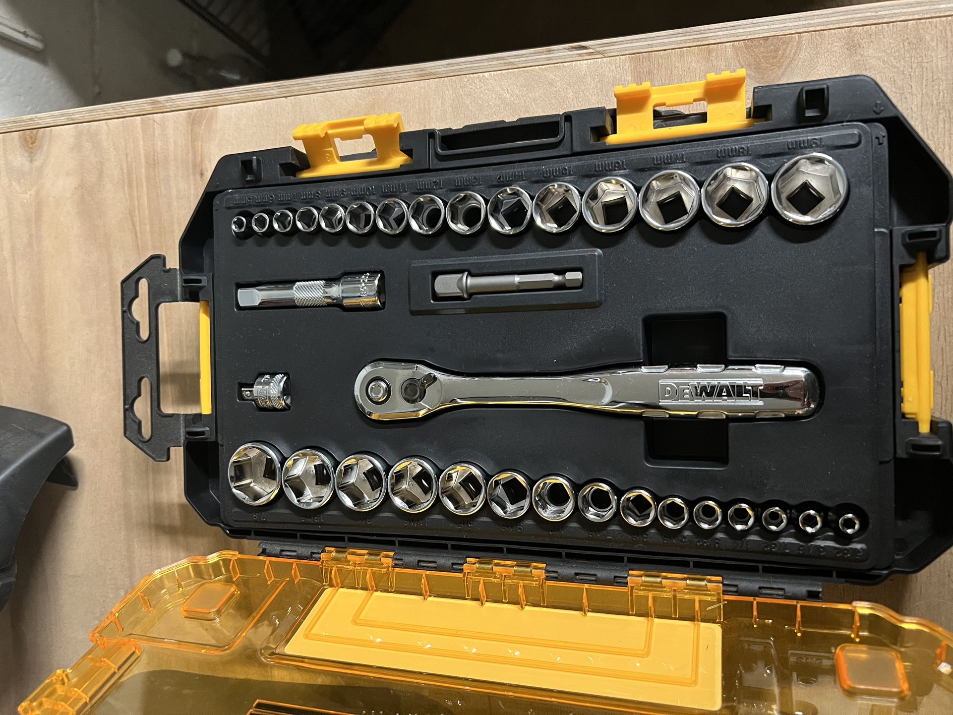 DEWALT Socket Set, 1/4 Inch 3/8 Inch Drive, SAE/Metric, 34 Piece