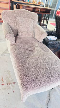 Chaise Lounge