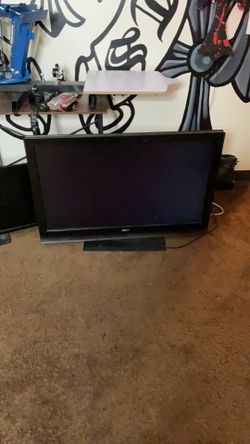 42’ INSIGNIA FLATSCREEN TV
