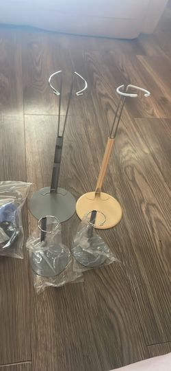 Lot of 4 Adjustable Metal Vertical Doll Display Stands and hats
