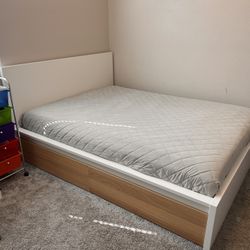 Queen mattress and Bed Frame with drawers 