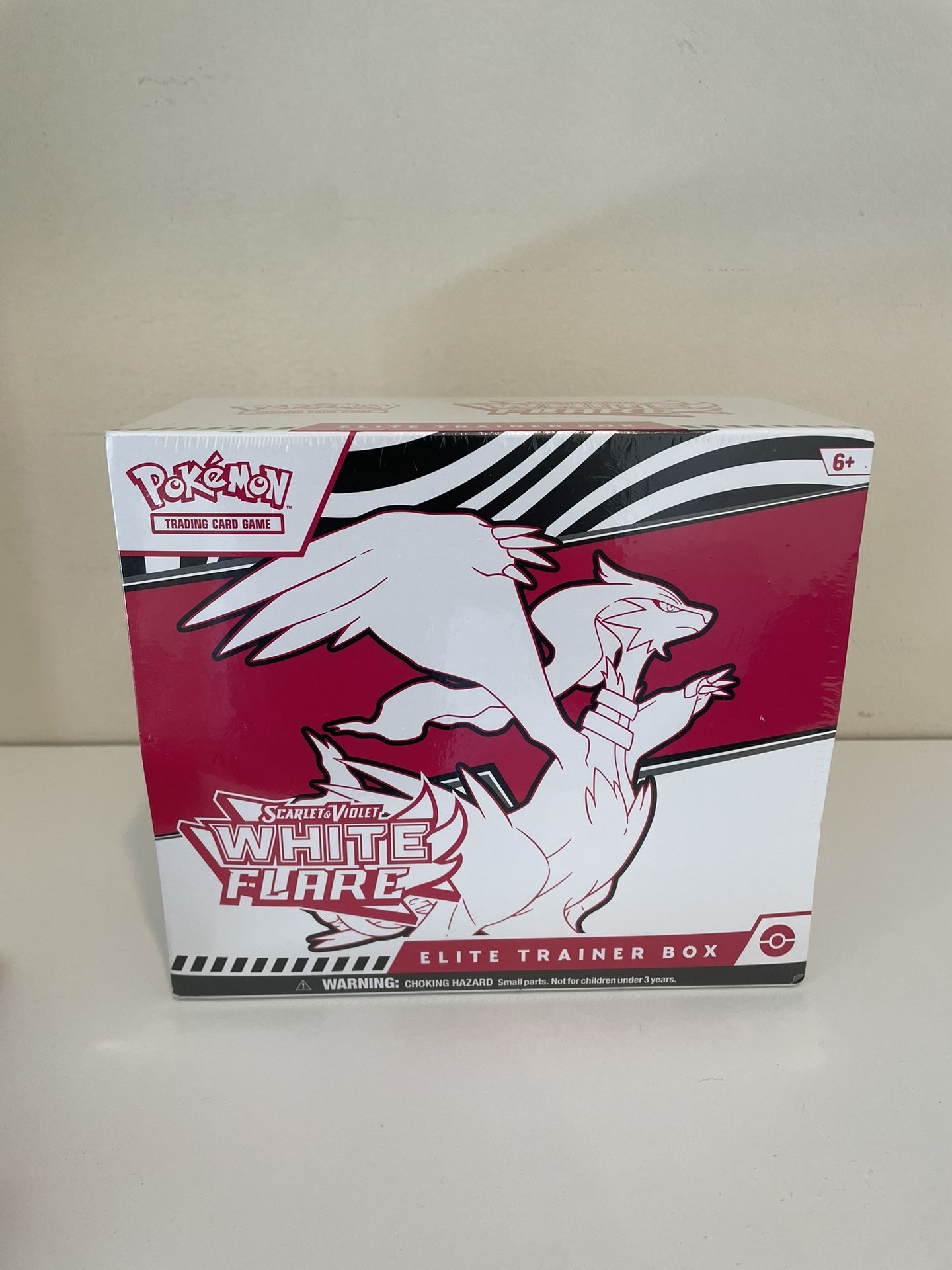 Pokémon TCG Scarlet And Violet White Flare Elite Trainer Box