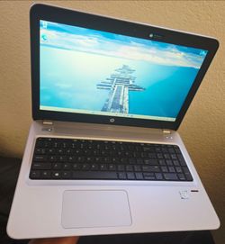 I5-7th Gen/256SDD/8GB/W11 Home/Great Battery/Great Condition