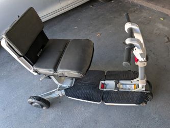MovingLife ATTO Folding Mobility Scooter LIKE NEW w LEATHER SEAT UPGRADE