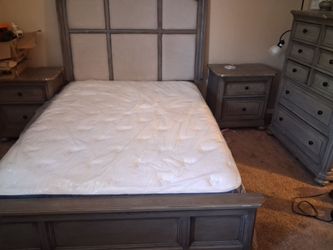 Brooklyn Bedding Queen. Still New!