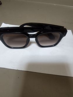 Meta fury essilorluxottica glasses need charging case