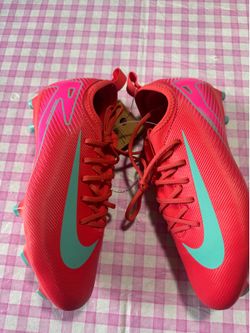Nike soccer cleats Youth Size 3 and 5.5