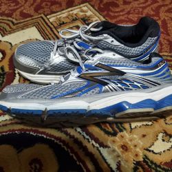 Mens New BALANCE MODEL NUMBER 1350 V1 SIZE 11