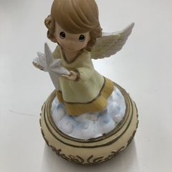 Precious Moments “Angel Holding Nativity Star” Musical Figurine