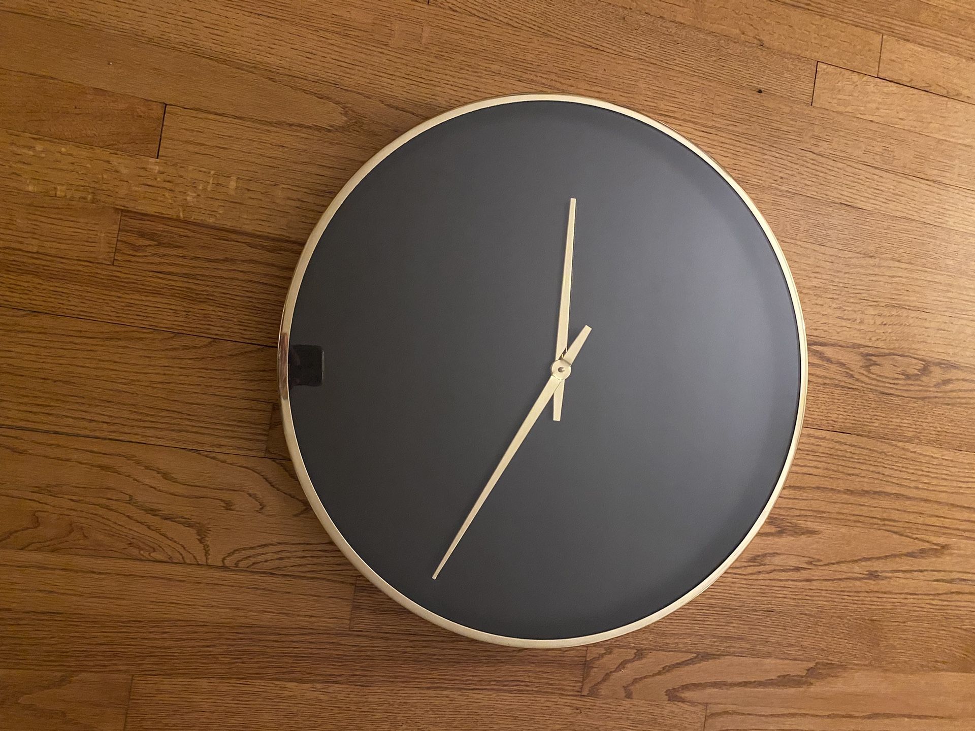 Round Wall Clock