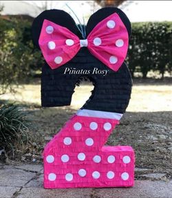 Minnie Mouse Piñata 