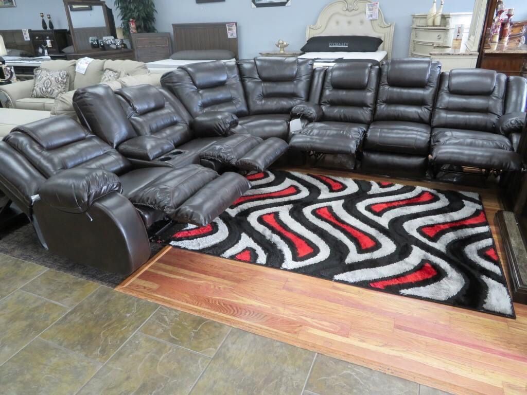 Vacherie Black Reclining Sectional / couch /Living room set