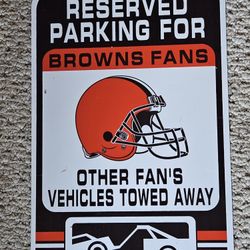 Cleveland Browns Sign