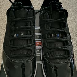 Jordan 11 low Space jam size 9 (NO TRADES PRICE IS FIRM)