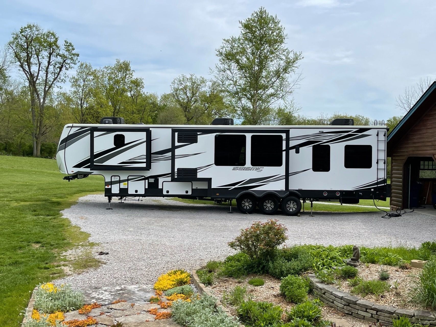 2020 Jayco Seismic 4113
