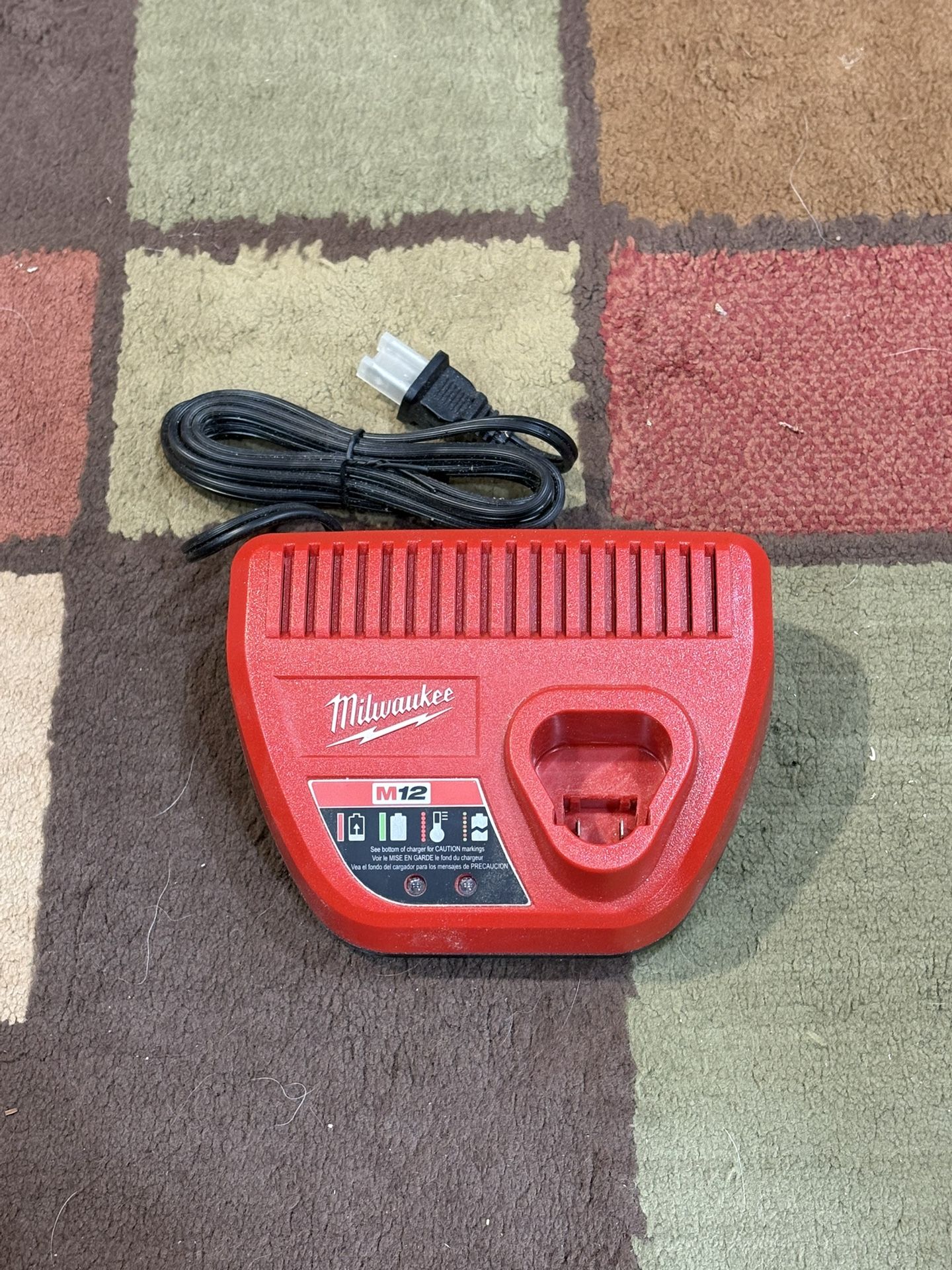 Milwaukee M12 Charger