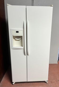 💥🔆❄️GE❄️🔆💥  S-by-S Bisque Fridge in Great Condition
