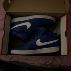 Nike Court Vision Mid Shoes