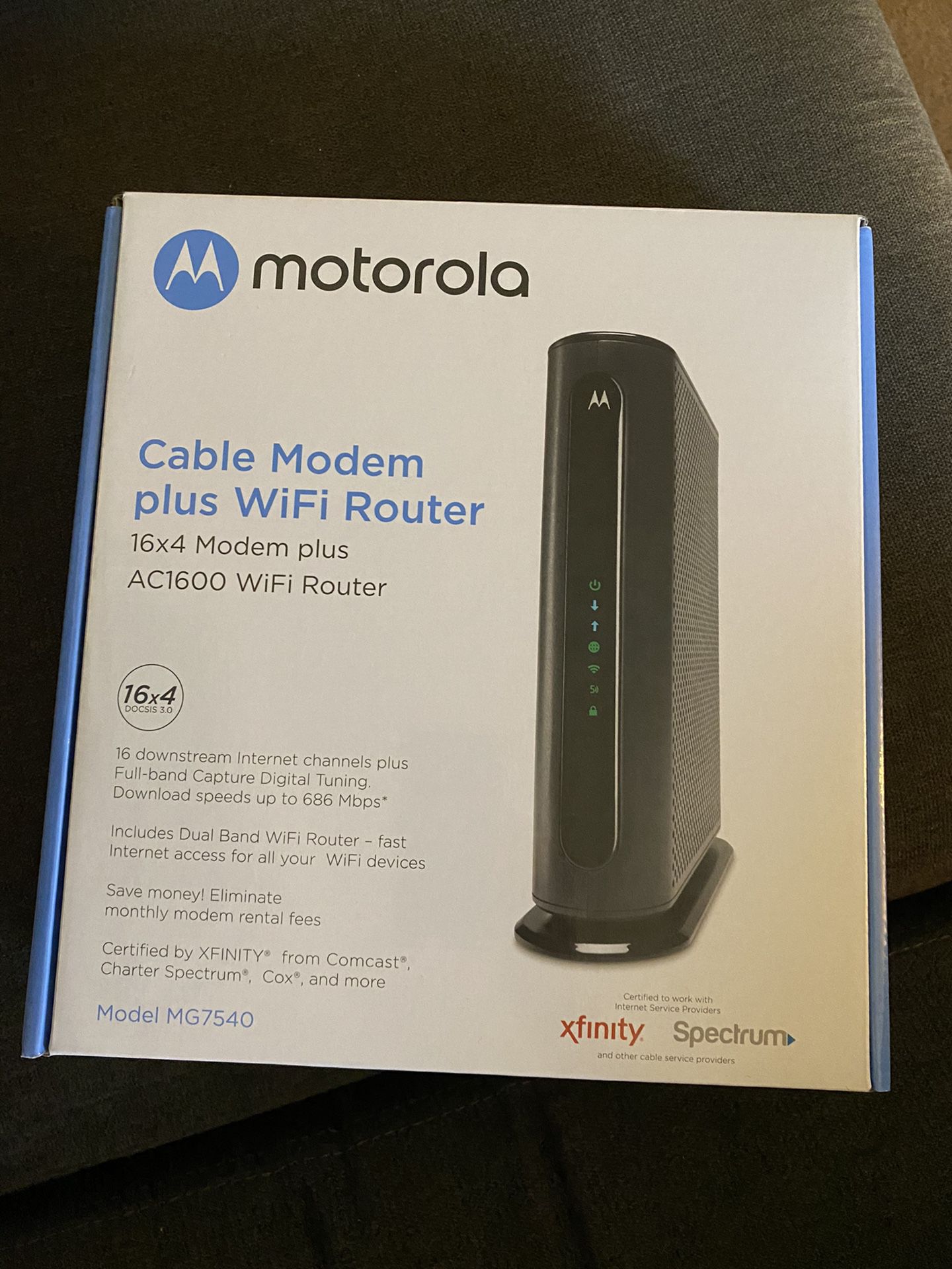 MOTOROLA MG7540 16x4 Cable Modem Plus AC1600 Dual Band Wi-Fi Gigabit Router with DFS, 686 Mbps Maximum DOCSIS 3.0 - Approved by Comcast Xfinity, Cox,