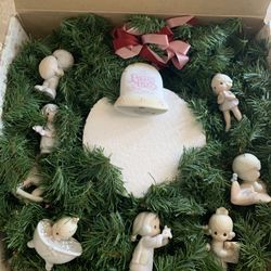 Precious moments Figurines