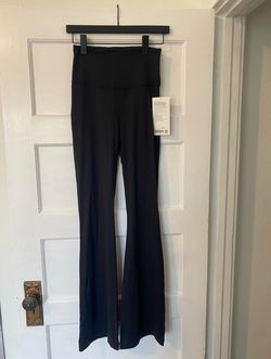 Lululemon Women Groove Super High Rise Nulu Flared Pant Regular Length Size: 6 Color: Black (#2 in stock)
