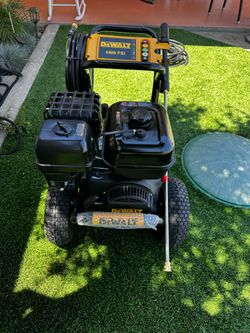 New dewalt 4400psi, 4.0 gpm, gas pressure washer. Try before you buy. Pickup only.