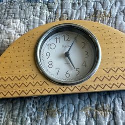 Charming Vintage-Style Bulova Quartz Wood Accent Clock