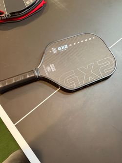 Pickleball paddle