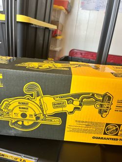 DEWALT 20V Brushless 4-1/2" Circular Saw
