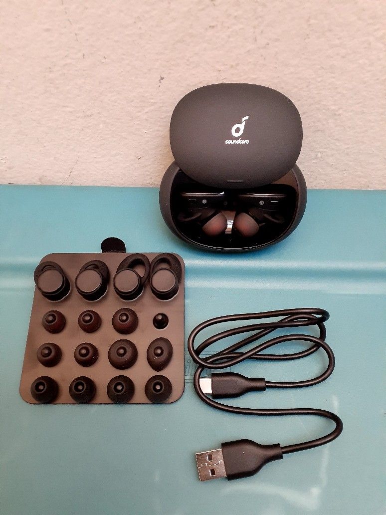 Anker Soundcore Liberty 2 Wireless Earbuds, Diamond-Inspired Drivers, 32H Playtime, HearID Personalized Sound, Bluetooth 5.0, Bluetooth Headphones, 4