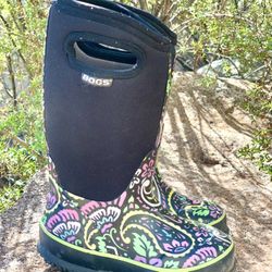 BOGS RAIN BOOTS-YOUTH SIZE 11