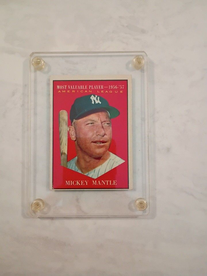 Vintage Baseball Card: Mantle