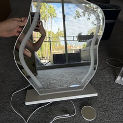 Luxury Cloud-Shaped Makeup Vanity Mirror 